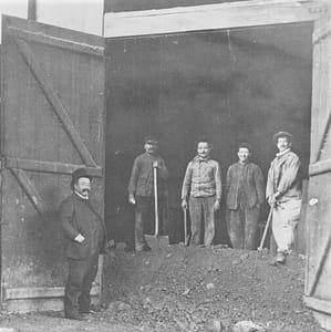 1905-Workmen site for John Paul Jones disinterment.