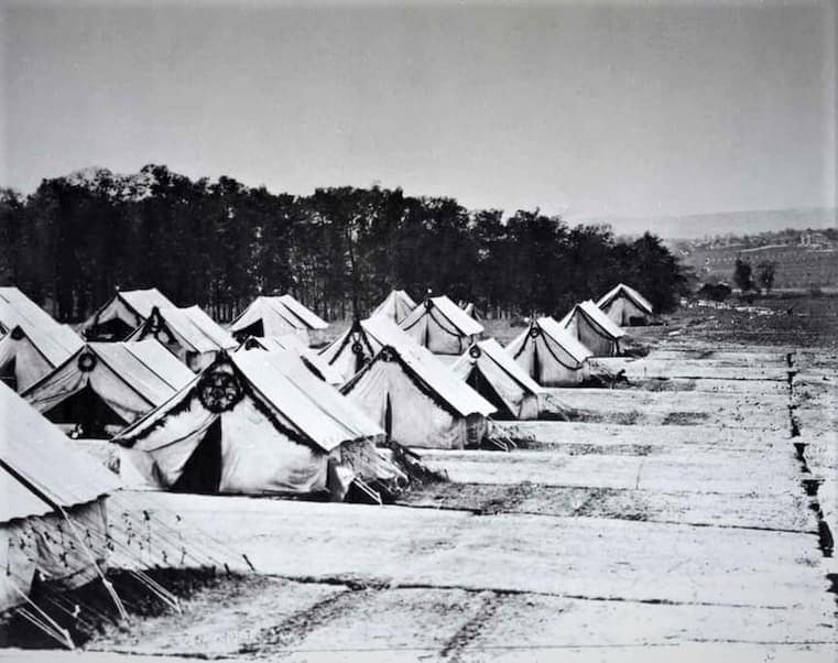 1862 - Civil War Hospital Tents Burns Archive 1862 - Civil War Hospital Tents
Burns Archive